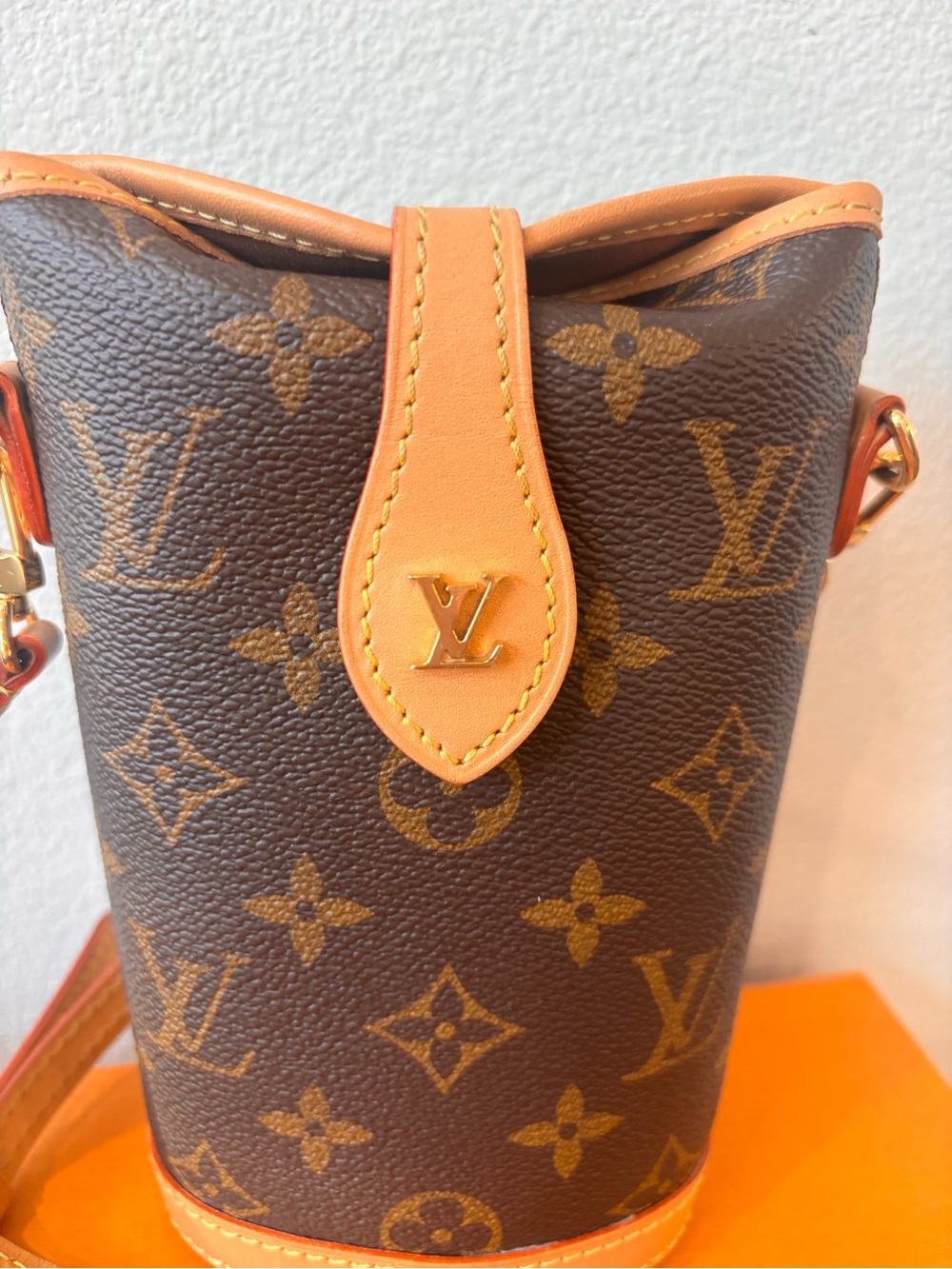 Louis Vuitton Monogram Mini Bucket Crossbody in Brown and Tan Vachetta - Picture 3 of 7